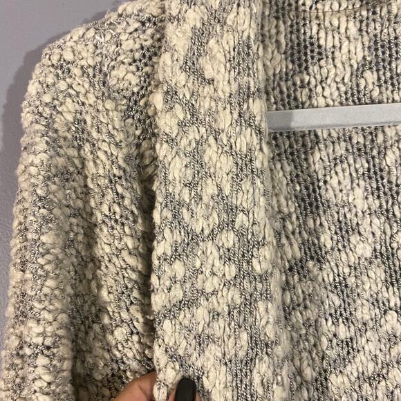 Yest Gray Knit Fringe Trim Long Duster Knit Sweater Cardigan Women Sz 6 - Picture 8 of 11